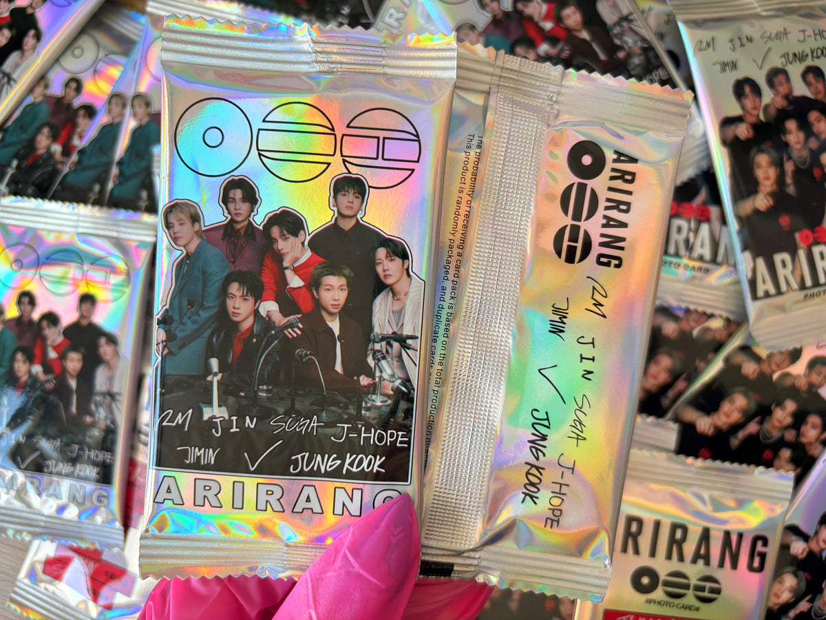 BTS - Arirang - Kolekcjonerskie karty holograficzne (losowe)