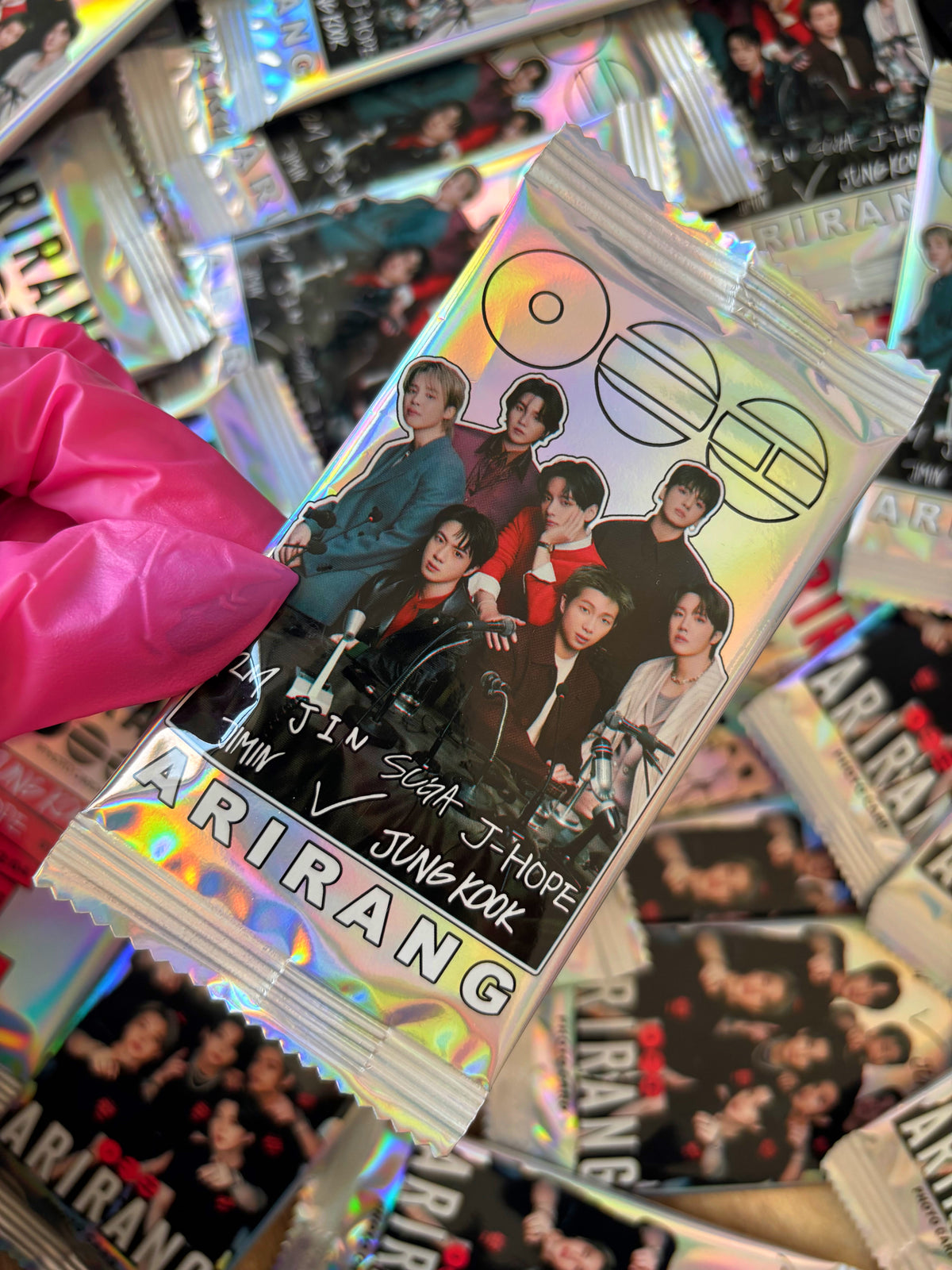 BTS - Arirang - Kolekcjonerskie karty holograficzne (losowe)