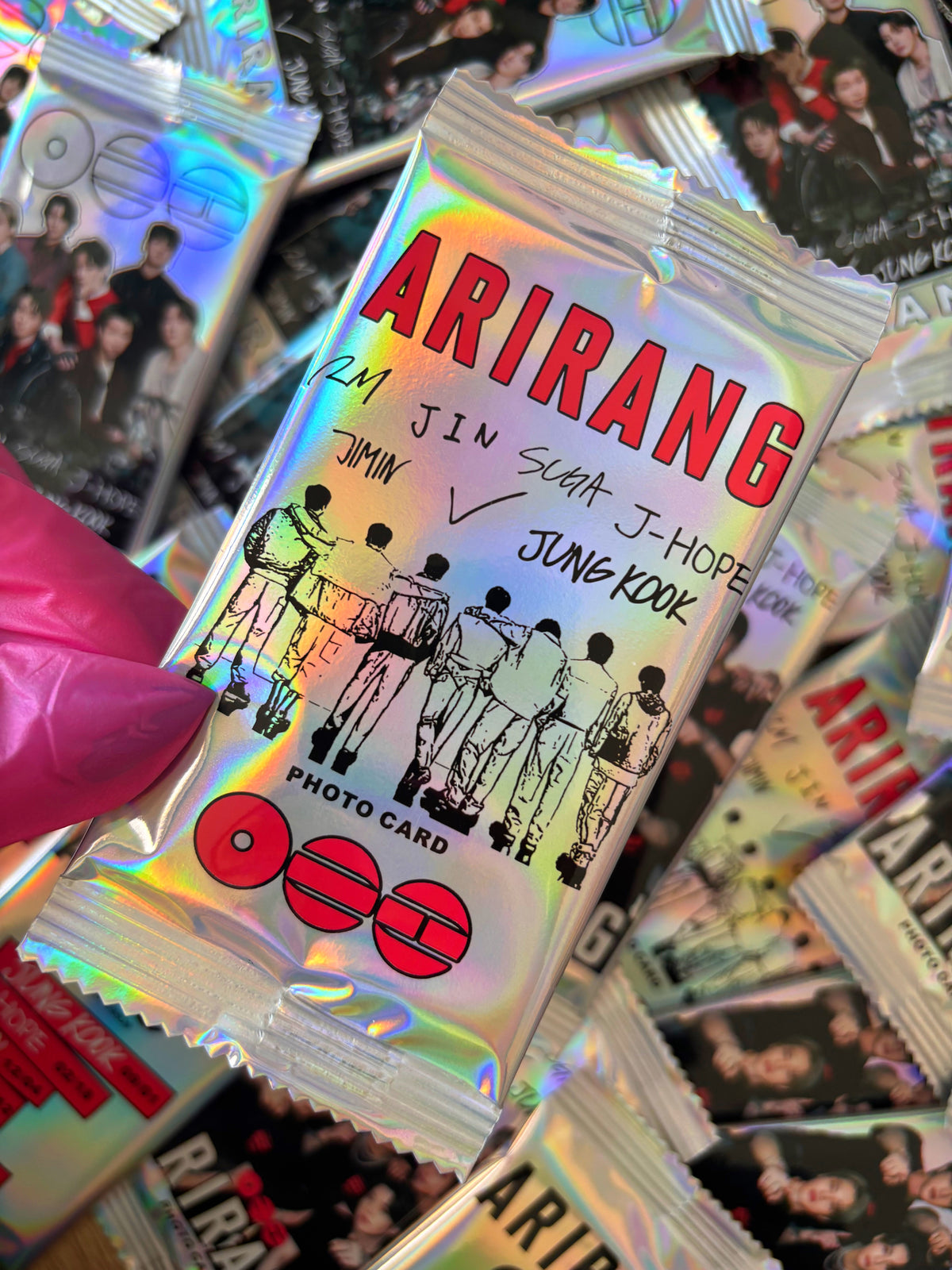 BTS - Arirang - Kolekcjonerskie karty holograficzne (losowe)