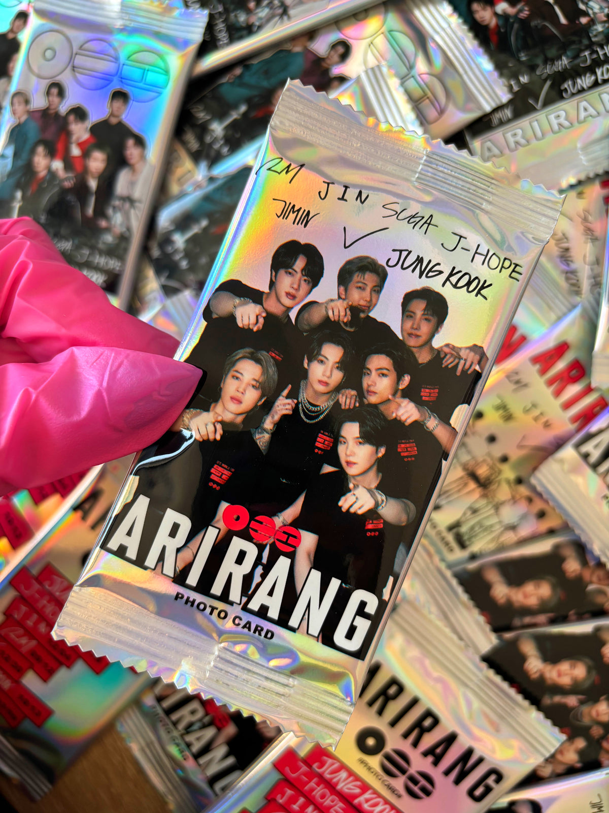 BTS - Arirang - Kolekcjonerskie karty holograficzne (losowe)