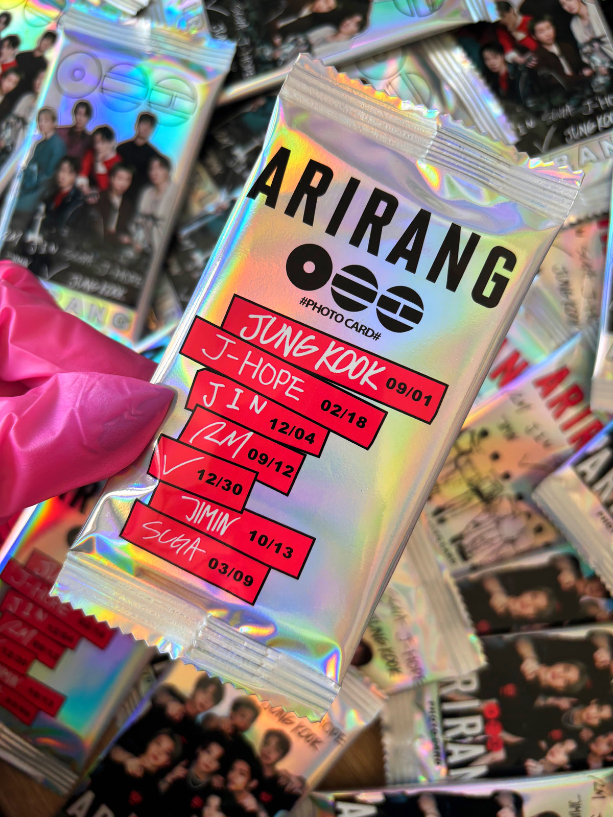 BTS - Arirang - Kolekcjonerskie karty holograficzne (losowe)