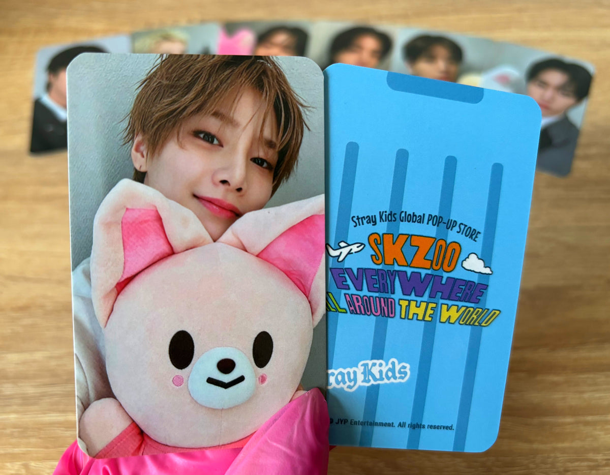 Stray Kids - „SKZOO Everywhere All Around the World” [photocards]