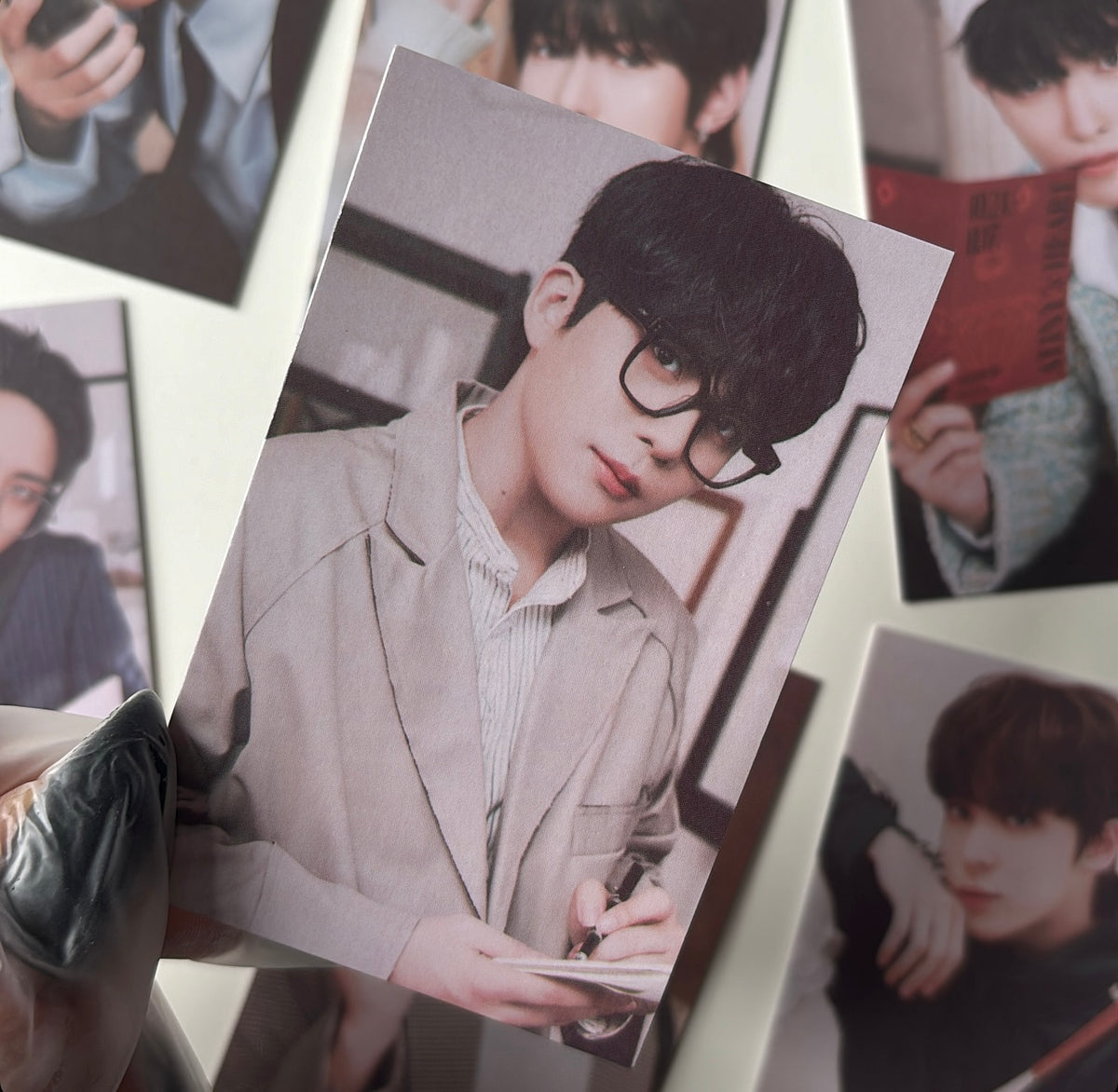 ATEEZ - Seasons Greetings 2024 [photocards]
