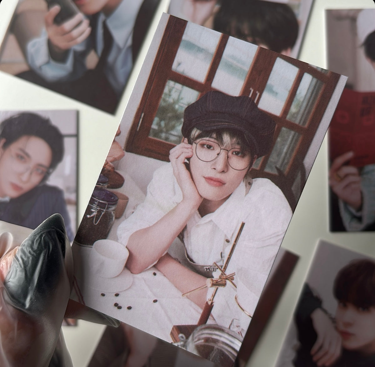 ATEEZ - Seasons Greetings 2024 [photocards]