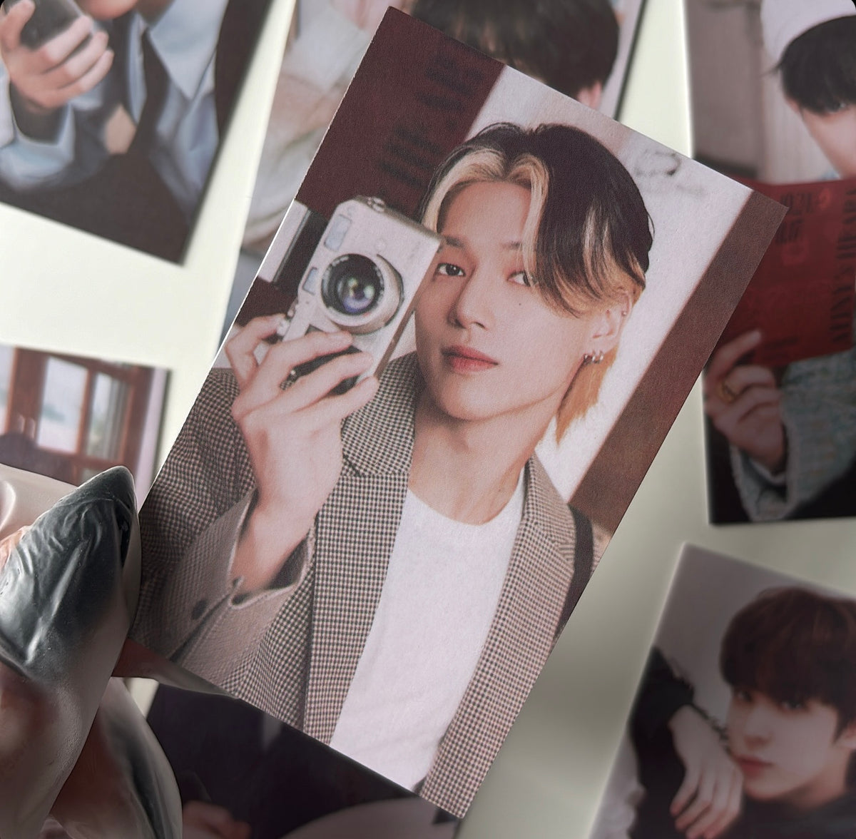 ATEEZ - Seasons Greetings 2024 [photocards]