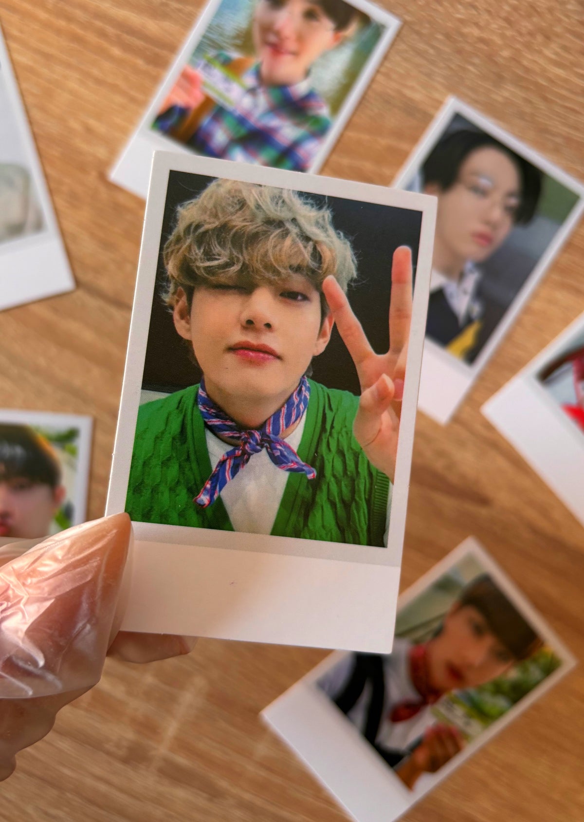 BTS - Saludos de temporada 2021 [polaroids]